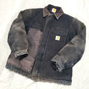 Carhartt Men's Distressed Insulated Coat size 42 or size Large